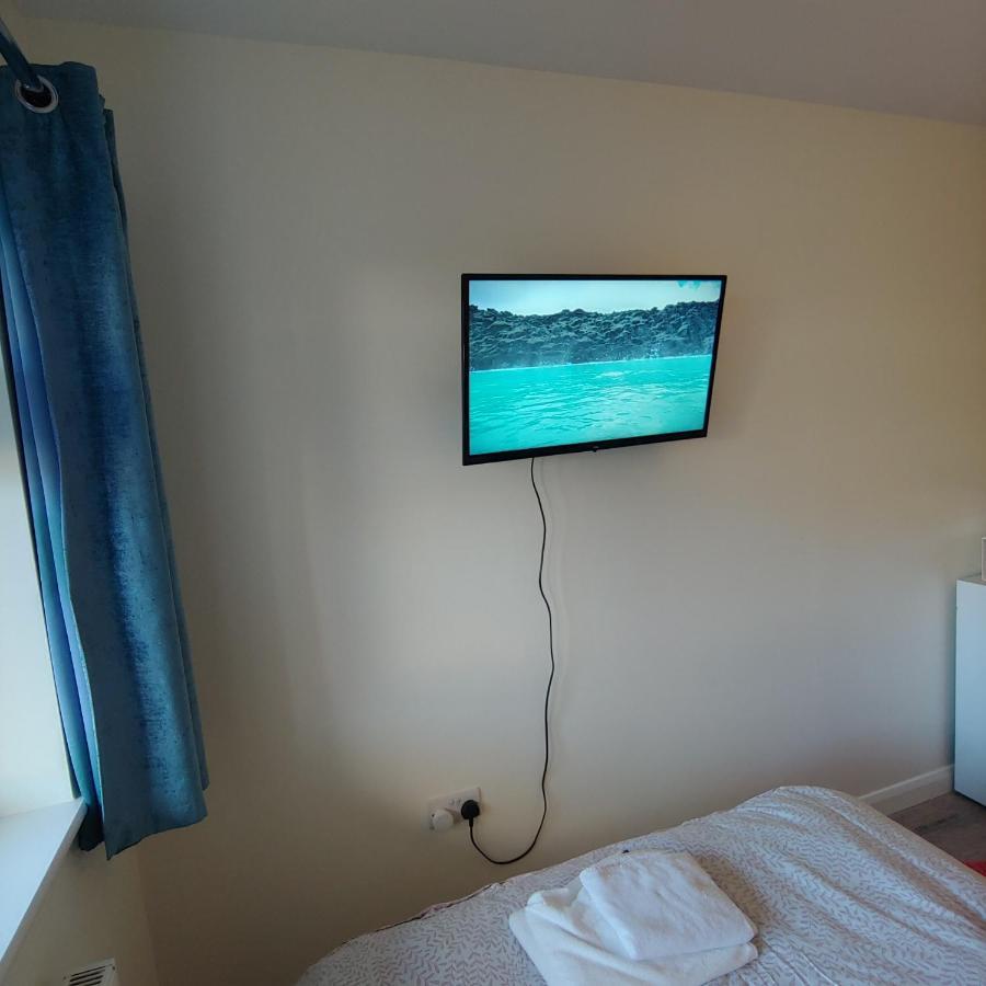 Ensuite Master Bedroom, Private Bathroom, Inside Family Home, Walking Distance To Harry Potter Watford  Buitenkant foto